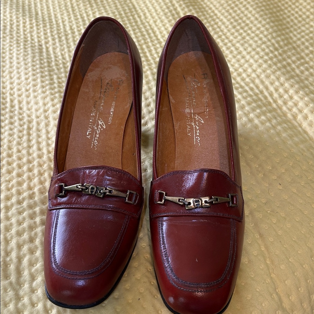 Vintage Etienne Aigner Burgundy Leather Pumps